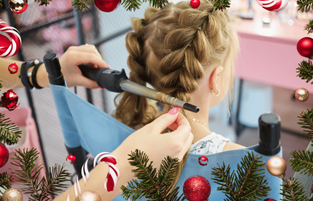 Simple Christmas Hairstyles for Little Girls